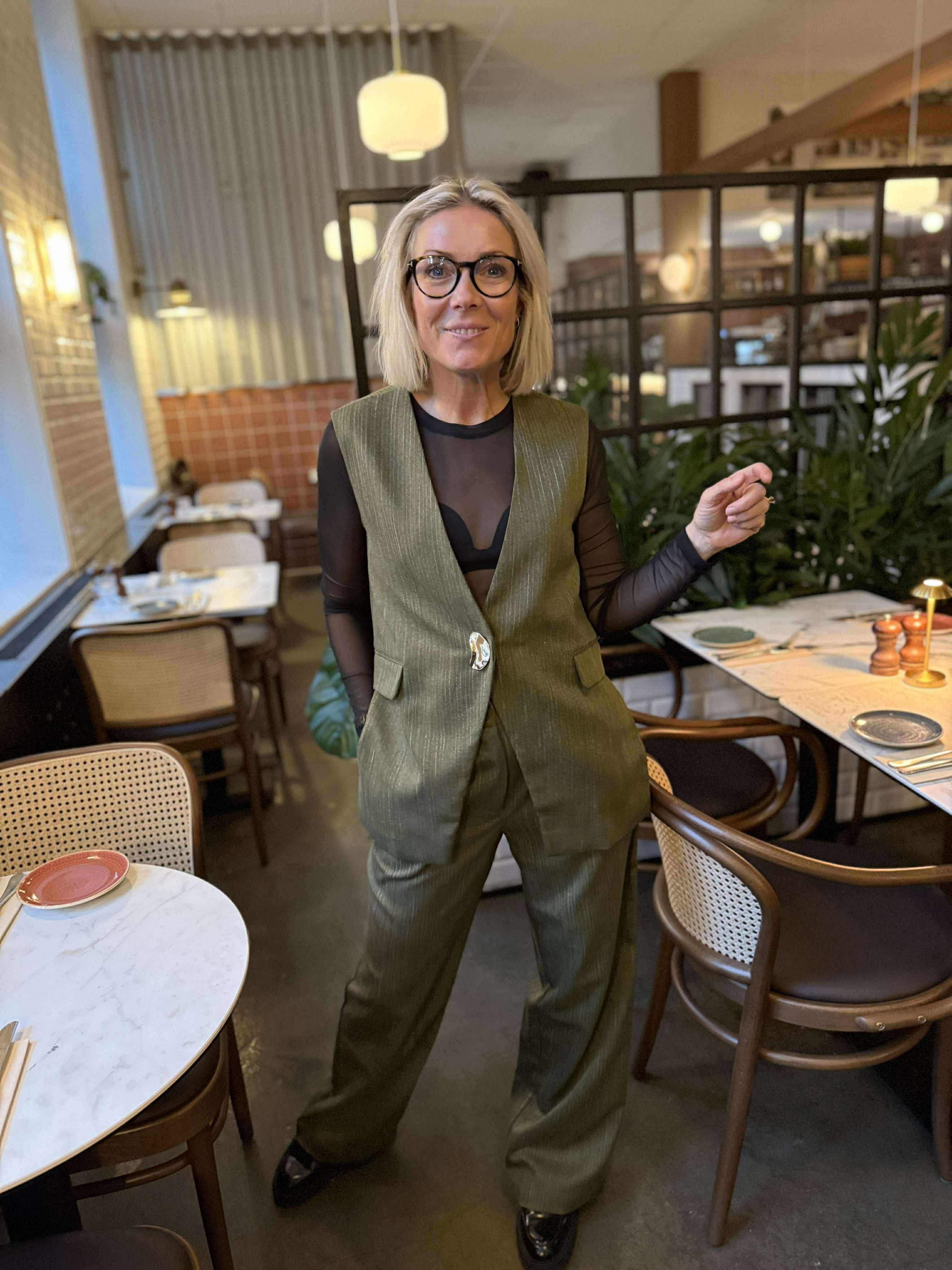 VMKYLAN Tailored Trousers - Dark Olive